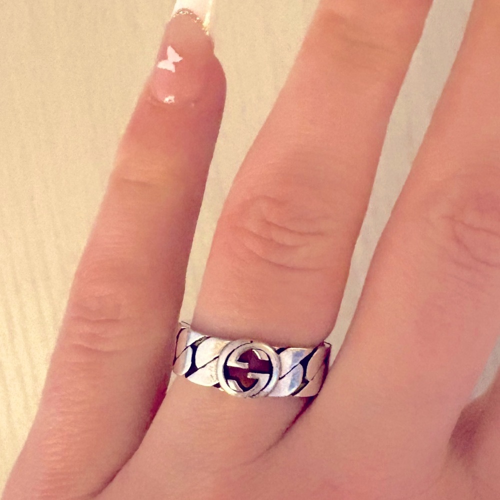 Gucci Silver and Black Ring - Picture 5 of 10